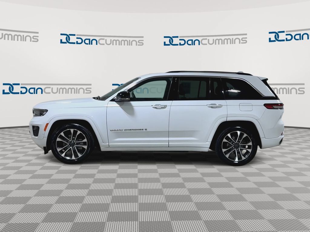 Used 2022 Jeep Grand Cherokee Overland w/ Luxury Tech Group IV AWD/4WD image 5