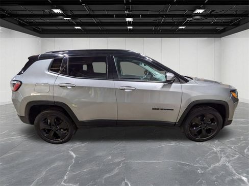 Used 2018 Jeep Compass Latitude w/ Popular Equipment Group image 6