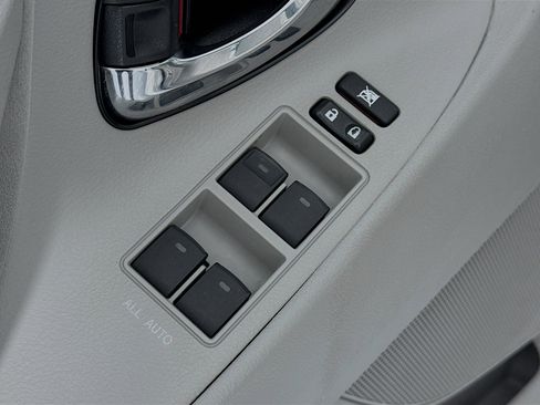 Used 2011 Toyota Camry LE w/ LE Extra-Value Pkg image 16