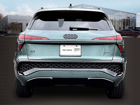 New 2026 Audi Q3 quattro 2.0T AWD/4WD image 4