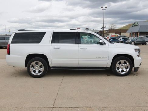 Used 2017 Chevrolet Suburban Premier AWD/4WD image 5