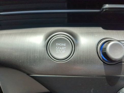 Used 2025 Hyundai Kona SE AWD/4WD image 31
