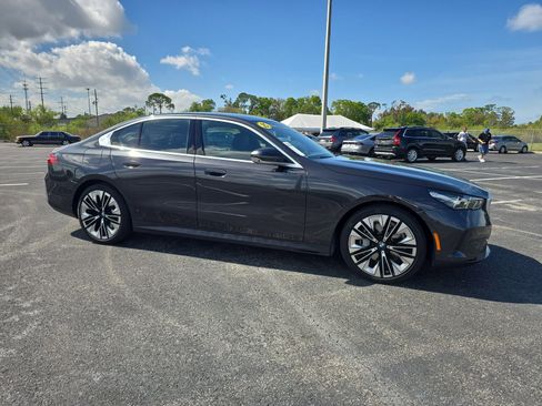 Used 2025 BMW 540i xDrive image 2