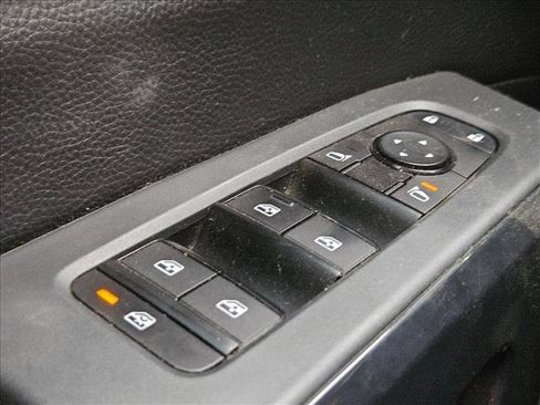 Used 2024 Nissan Pathfinder S FWD image 22