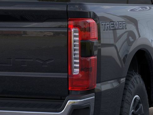 New 2026 Ford F250 XLT w/ XLT Premium Package AWD/4WD image 21