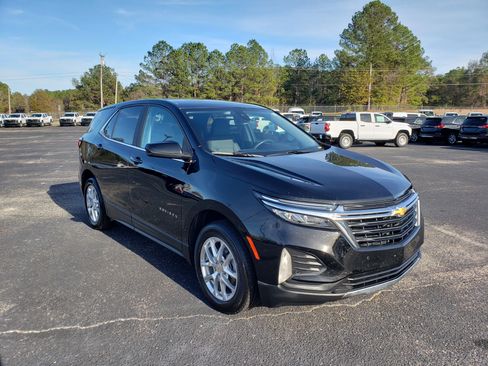 New 2022 Chevrolet Equinox LT w/ Driver Convenience Package FWD image 2