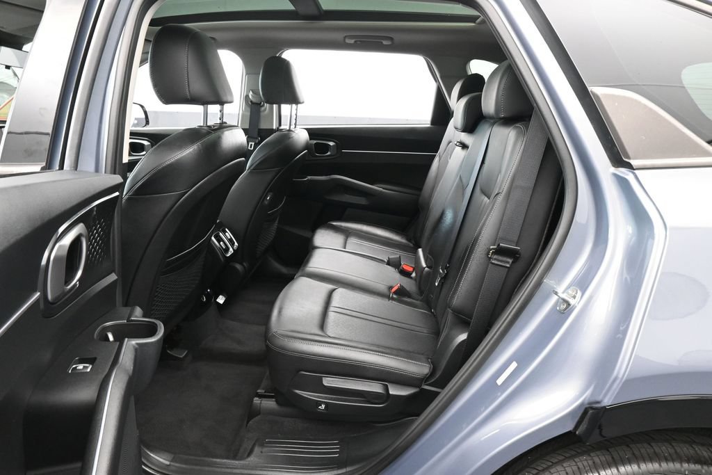 Used 2023 Kia Sorento S w/ Panoramic Sunroof Package FWD image 33