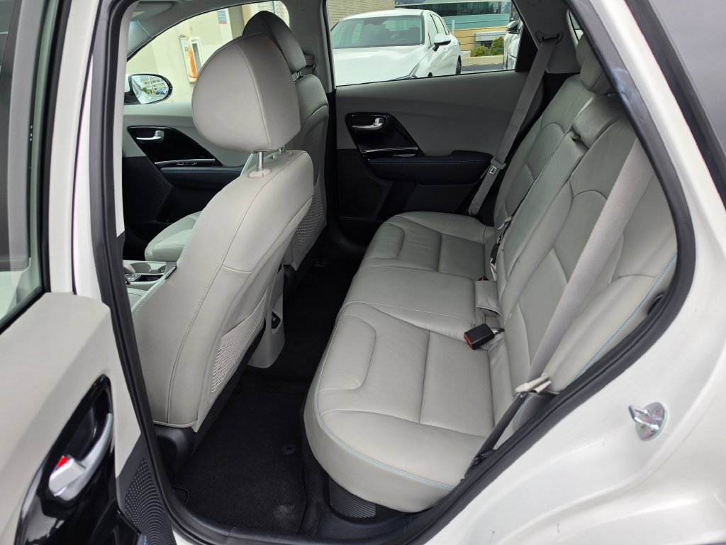 Used 2019 Kia Niro EX Premium FWD image 15