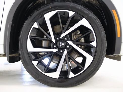 Used 2024 Mitsubishi Outlander 4WD Plug-In Hybrid image 80