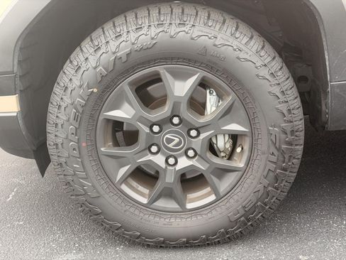 Used 2024 Lexus GX 550 AWD/4WD image 2