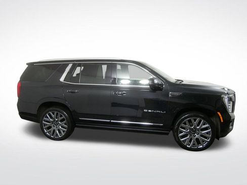 Used 2025 GMC Yukon Denali Ultimate AWD/4WD image 2