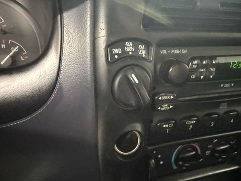 Used 1998 Ford Ranger XLT image 18