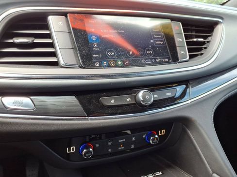 Used 2023 Buick Enclave Essence FWD image 19