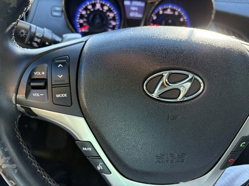 Used 2014 Hyundai Genesis 2.0T Premium image 18