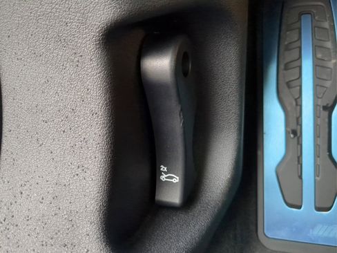 Used 2025 BMW M235i xDrive w/ M Performance Package image 18