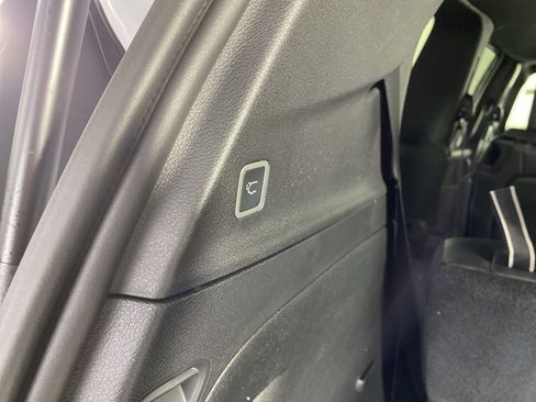 New 2026 Chrysler Pacifica Select AWD/4WD image 32