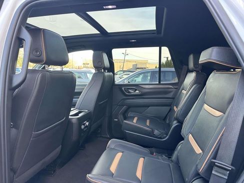 Used 2023 GMC Yukon AT4 w/ Technology Package image 9