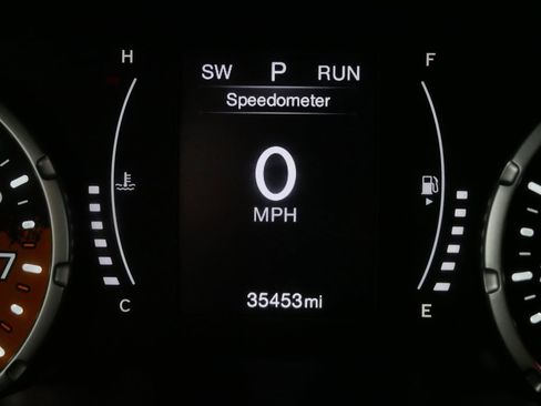 Used 2016 Jeep Renegade Latitude AWD/4WD image 34