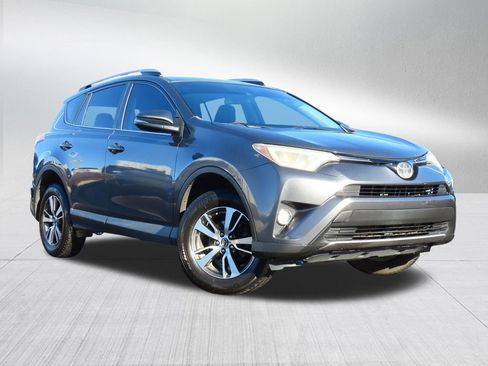 Used 2018 Toyota RAV4 XLE image 1