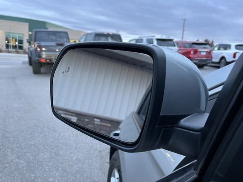 Used 2024 Ford Edge Titanium image 24