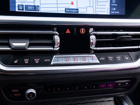 Used 2021 BMW M440i Convertible w/ Premium Package image 24