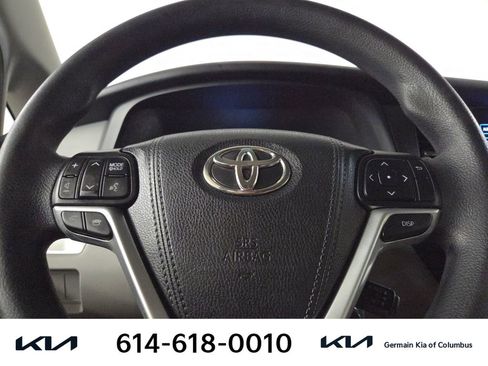 Used 2015 Toyota Sienna LE FWD image 22