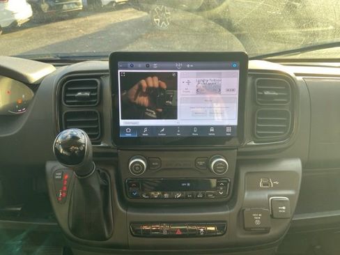 Used 2024 RAM ProMaster 2500 w/ Premium Convenience Group image 18