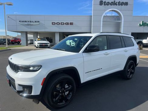 Used 2023 Jeep Grand Cherokee L Laredo AWD/4WD image 28