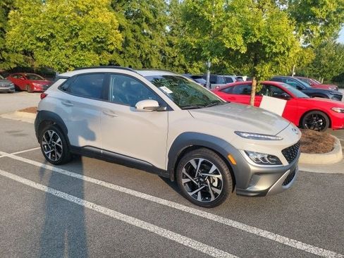 Used 2023 Hyundai Kona Limited w/ Cargo Package FWD image 3