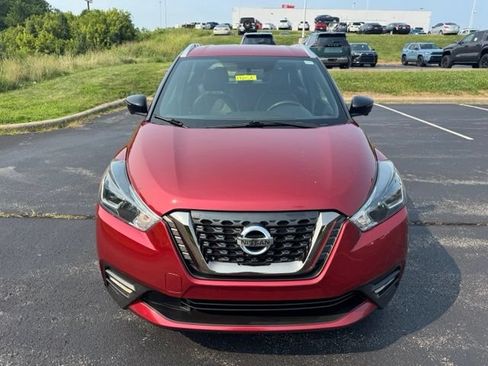 Used 2019 Nissan Kicks SR w/ SR Premium Package FWD image 8