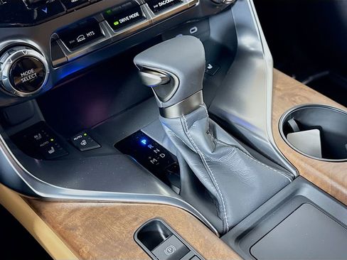 New 2026 Lexus LX 600 4WD w/ Luxury Package image 15