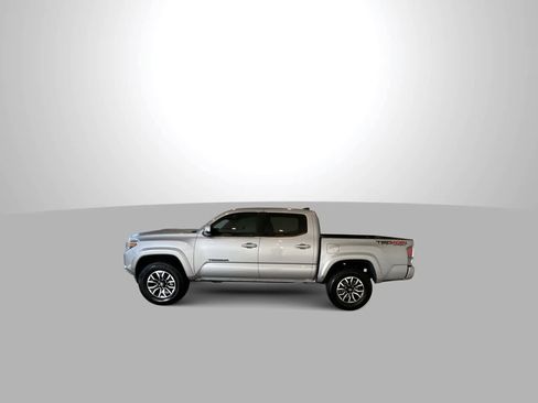 Used 2021 Toyota Tacoma TRD Sport w/ Technology Package AWD/4WD image 5