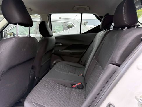 Used 2021 Nissan Kicks SV FWD image 11