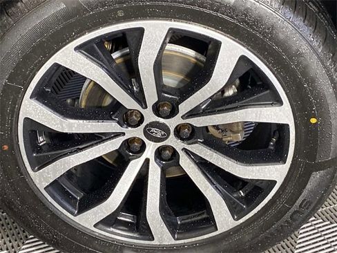 Used 2020 Ford Explorer ST w/ Premium Technology Package image 30