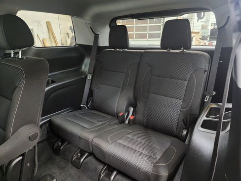 Used 2023 GMC Acadia SLE w/ Driver Convenience Package image 30