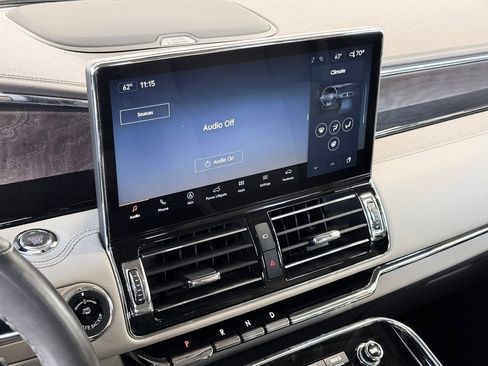 Used 2023 Lincoln Navigator Reserve AWD/4WD image 18