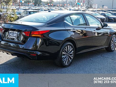 Used 2025 Nissan Altima 2.5 SV image 6