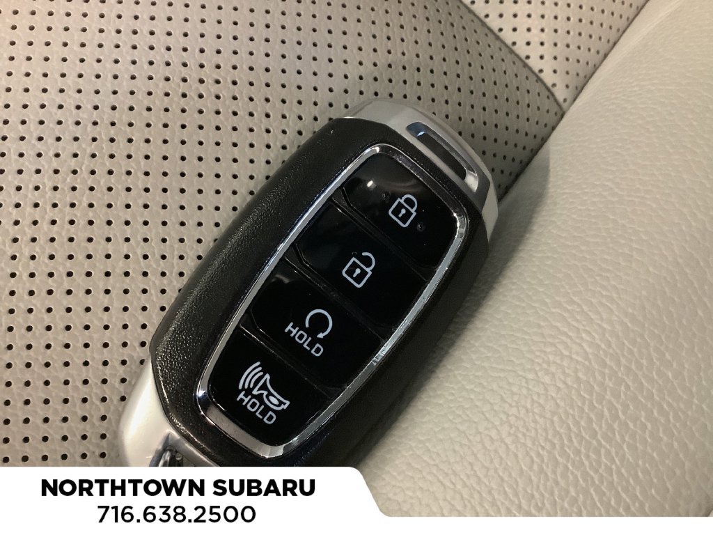 Used 2023 Hyundai Kona Limited AWD/4WD image 28
