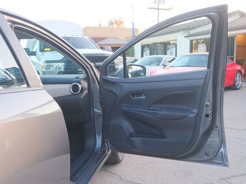 Used 2021 Nissan Versa SV image 22