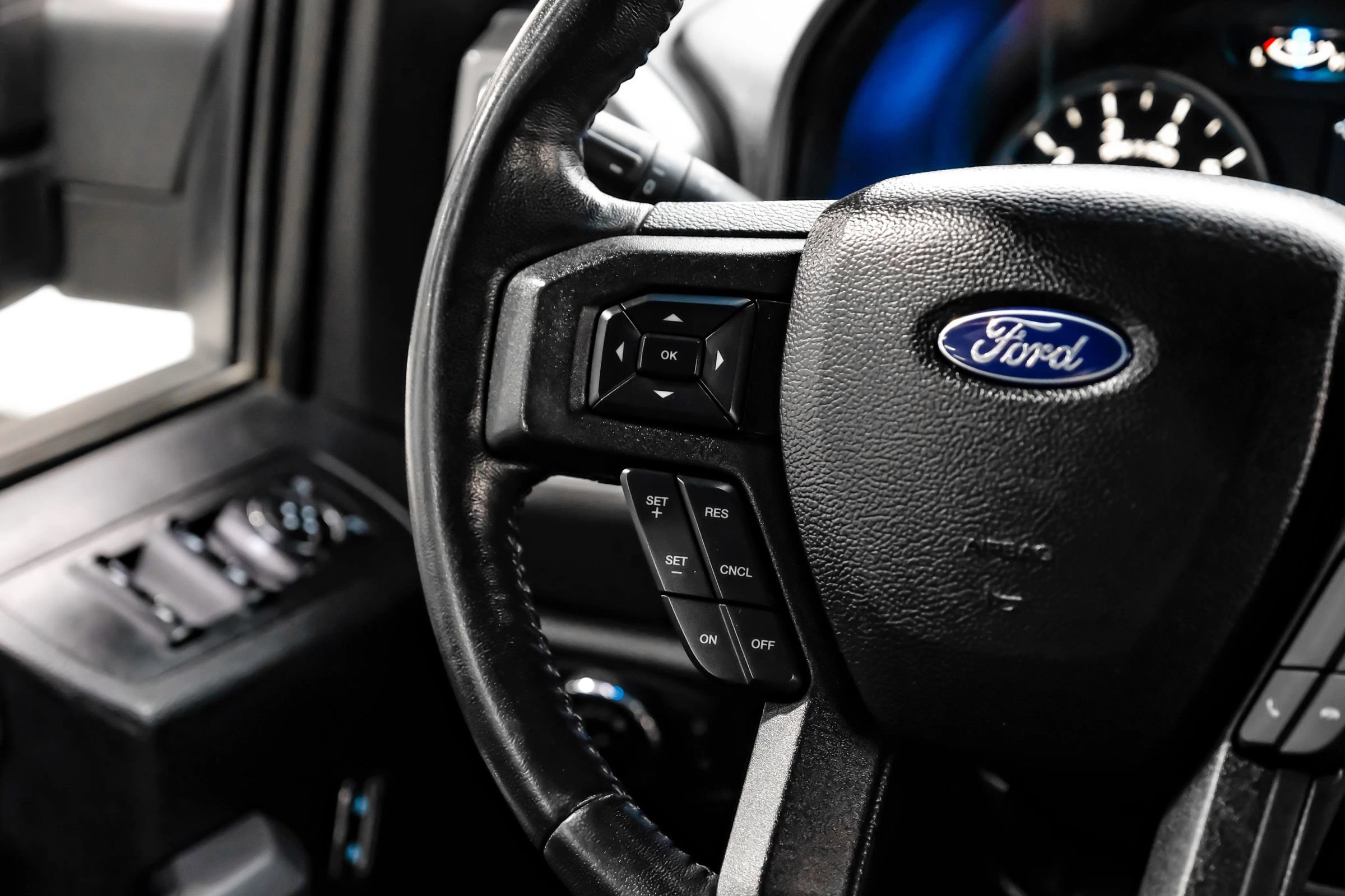 Used 2017 Ford F150 XLT w/ Equipment Group 302A Luxury AWD/4WD image 21