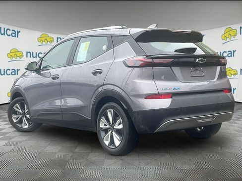 Used 2022 Chevrolet Bolt EUV LT w/ Convenience Package image 4