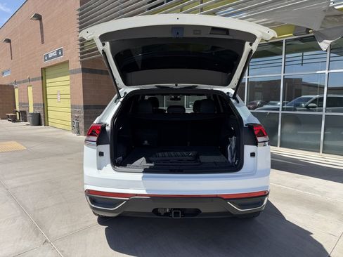 Used 2024 Volkswagen Atlas Cross Sport SE w/ Panoramic Sunroof Package AWD/4WD image 39