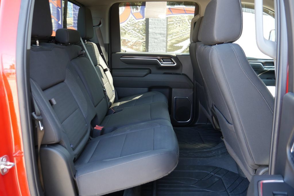 Used 2024 Chevrolet Silverado 2500 LT w/ Convenience Package AWD/4WD image 12