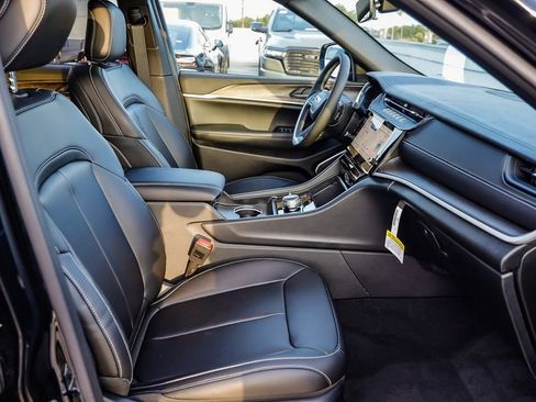 New 2026 Jeep Grand Cherokee Limited AWD/4WD image 21
