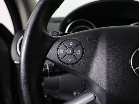 Used 2011 Mercedes-Benz GL 450 4MATIC image 34