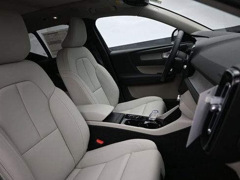 New 2026 Volvo XC40 B5 Plus w/ Protection Package Premier image 34