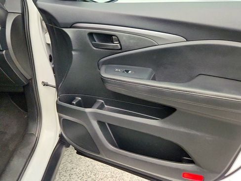 Used 2023 Honda Passport EX-L image 25