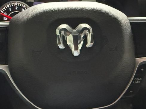 Used 2019 RAM 1500 Big Horn image 24