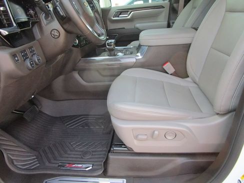 Used 2024 Chevrolet Silverado 1500 LTZ AWD/4WD image 33