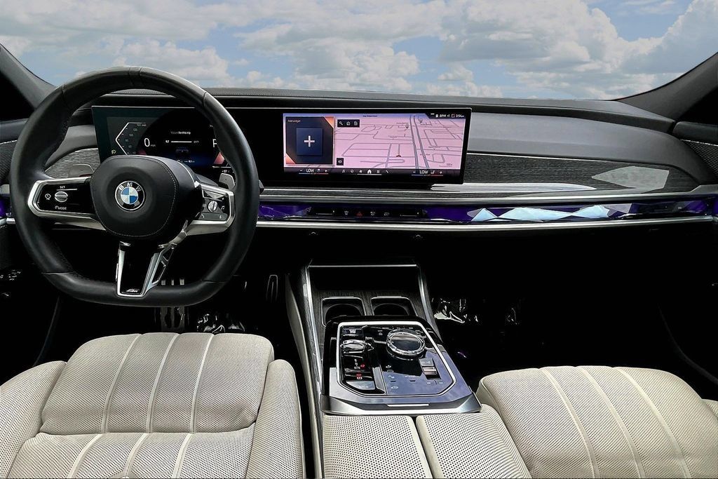 Used 2023 BMW 760i xDrive w/ Executive Package AWD/4WD image 7